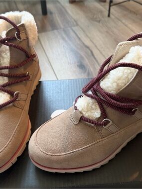 Sorel Tan Suede Winter Boots with Burgundy Laces